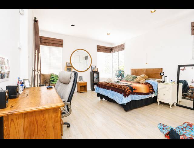 5 BEDROOM HOUSE FOR SALE IN GLENWOOD